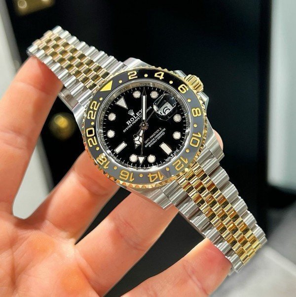 ROLEX GMT MASTER 2 GOLD SILVER